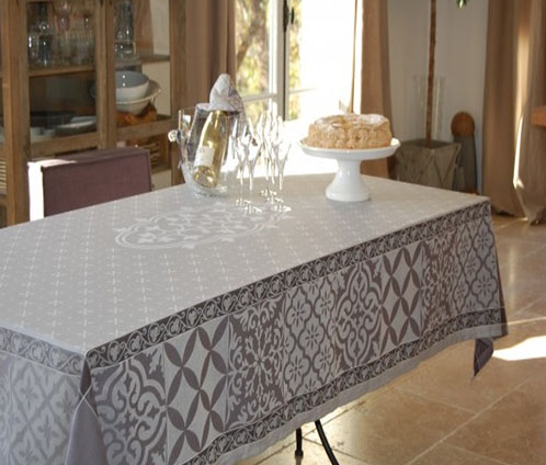 Jacquard tablecloth Teflon (Reillanne. grey)